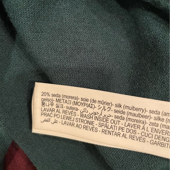 Massimo Dutti wool/silk oversized turtleneck sweater in emerald green - Picture 6 of 8